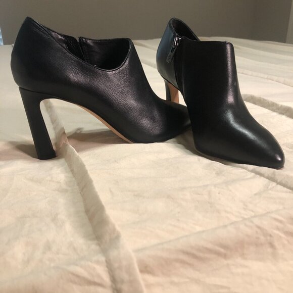 ANTONIO MELANI Shoes - Antonio Melanie black leather ankle booties size 6.5M - worn once